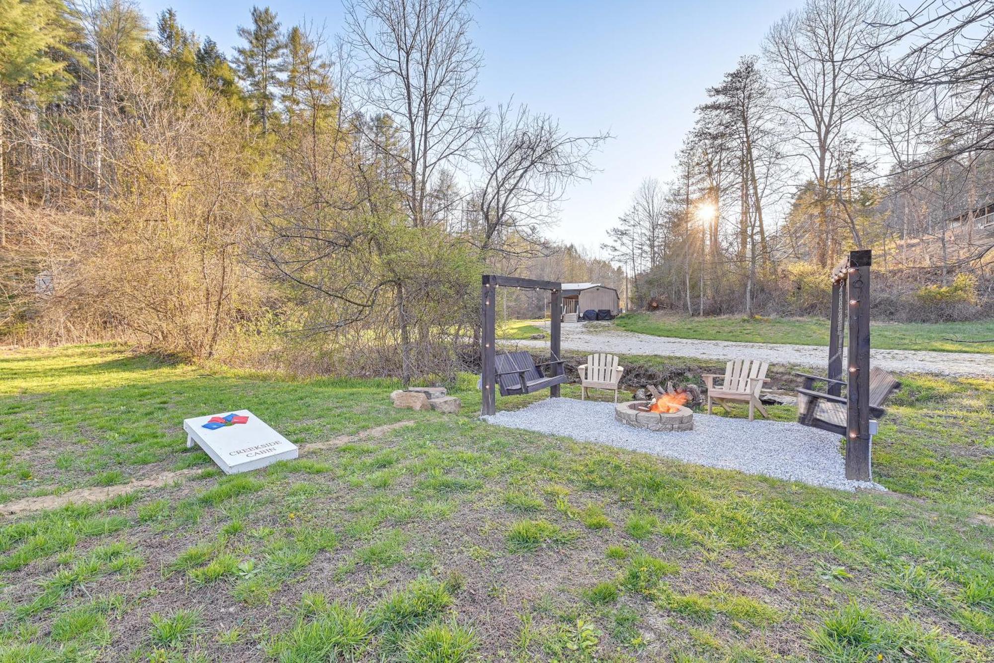With Expansive Deck About 4 Mi To Red River Gorge! Rogers