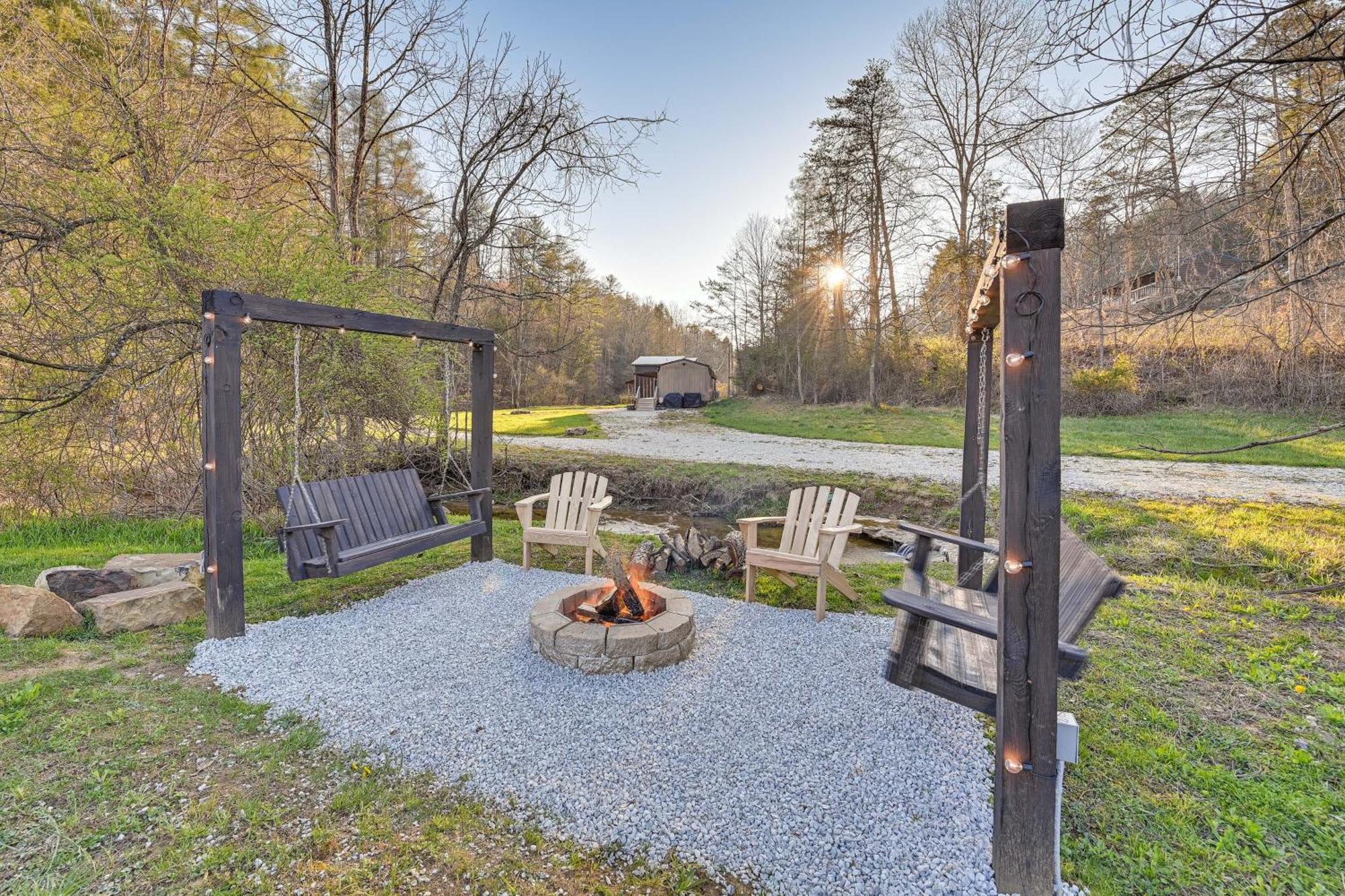 Holiday home With Expansive Deck About 4 Mi To Red River Gorge! Rogers